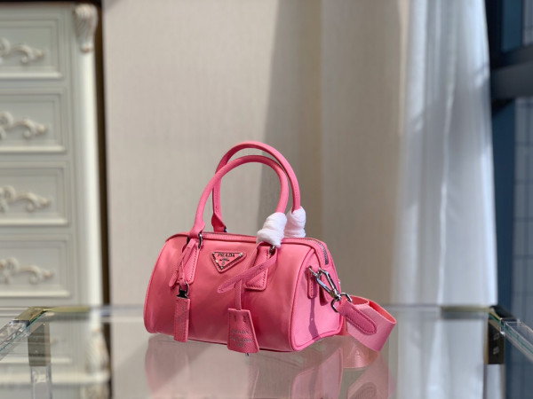 Pra*a re-edition 2005 nylon bag