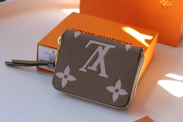 l0*is V*t0n zippy coin purse