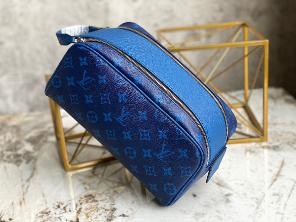 l0*is V*t0n dopp kit toilet pouch