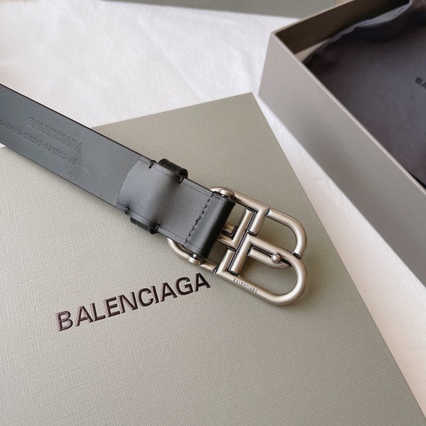 Ba*len*cia*ga belt