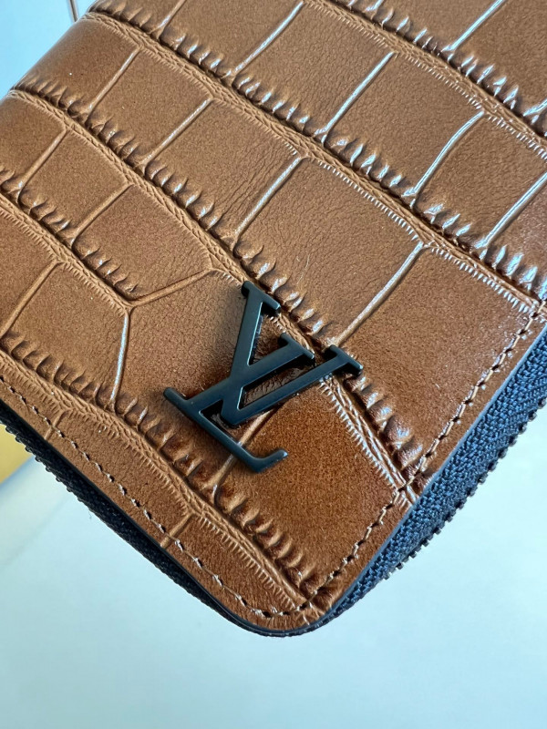 l0*is V*t0n zippy wallet
