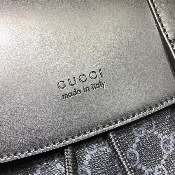 G*u*i backpack