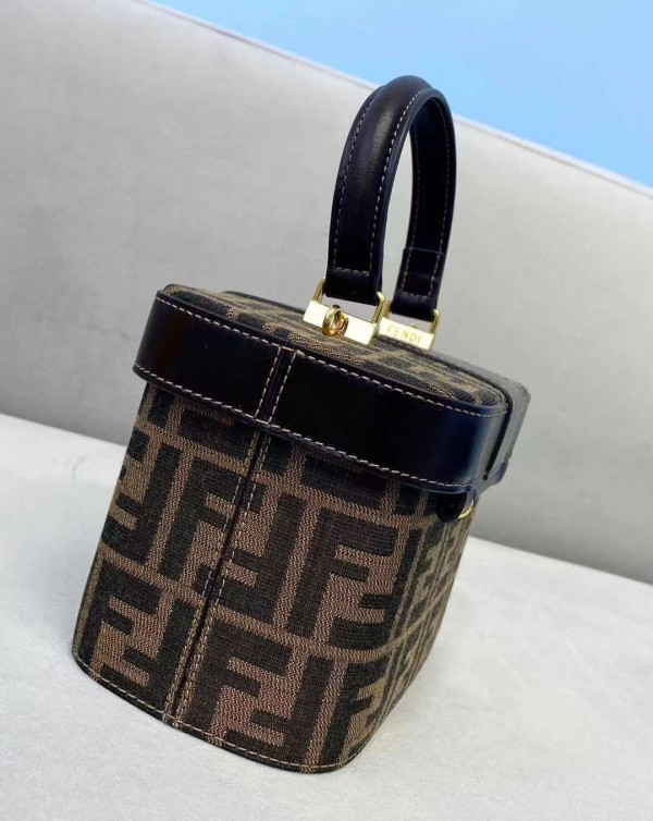 F**di handle bag