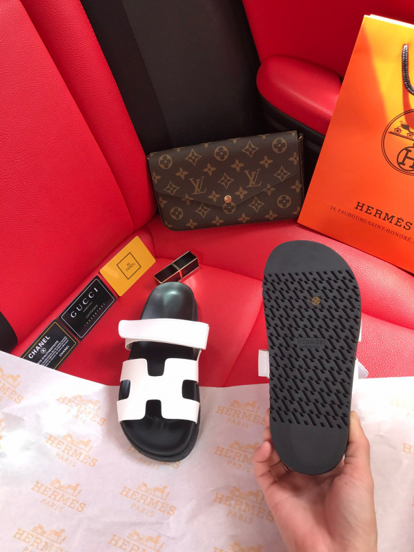 H**mes sandal