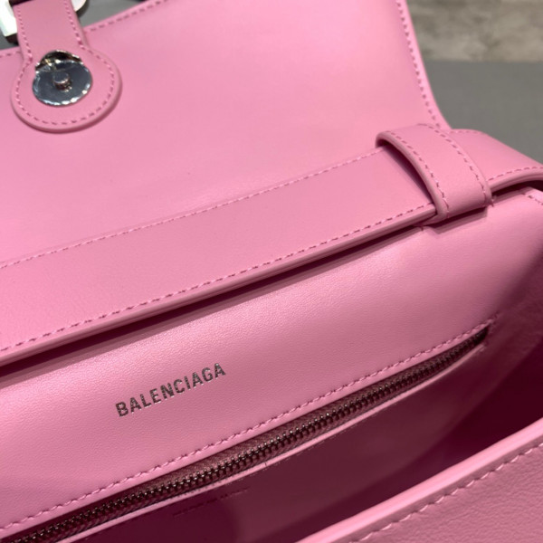 Ba*len*cia*ga downtown medium shoulder bag
