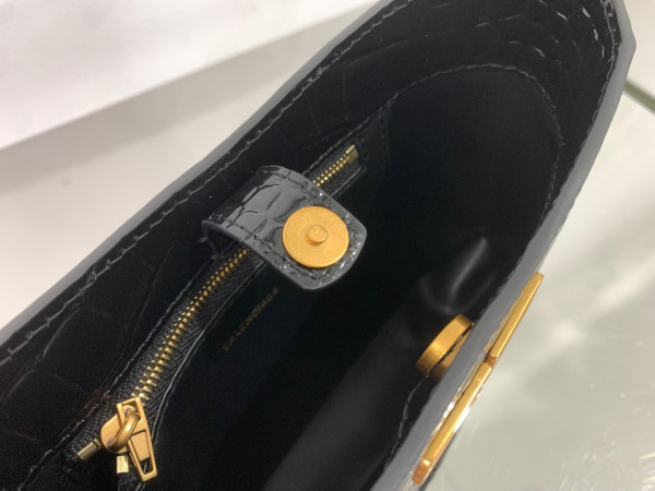 Ba*len*cia*ga xx small hobo bag