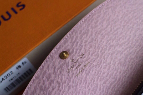 l0*is V*t0n emilie wallet