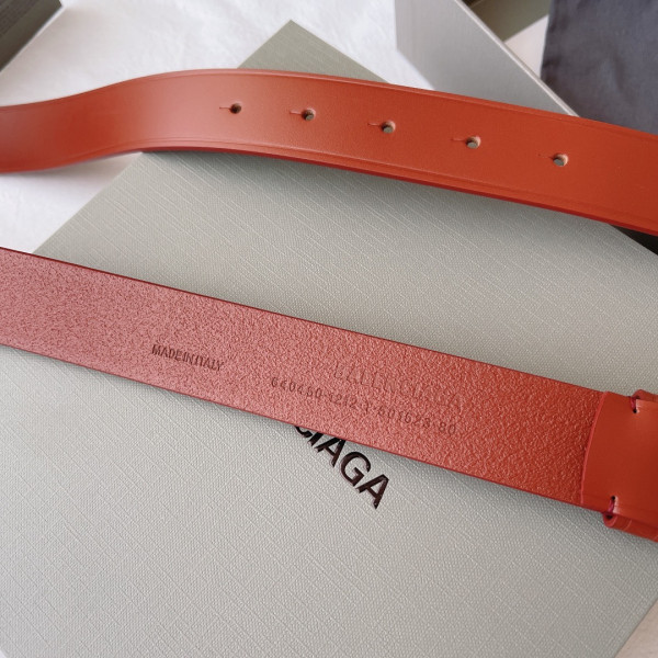 Ba*len*cia*ga belt
