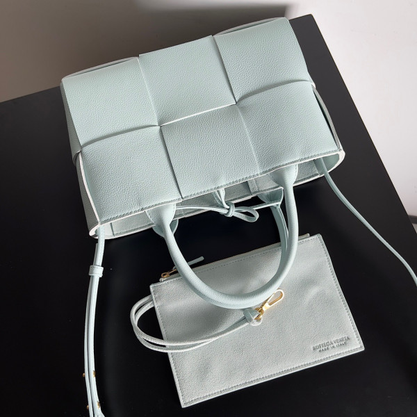 bo*te*ga Ve*ne*ta arco mini tote