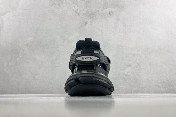 Ba*len*cia*ga runner sneaker