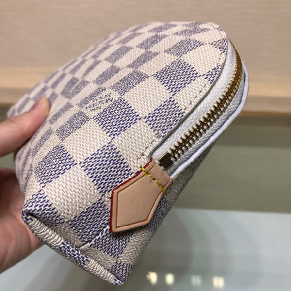 l0*is V*t0n cosmetic pouch gm