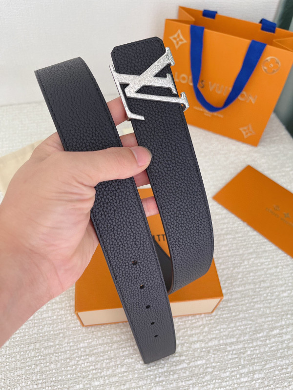 l0*is V*t0n belt