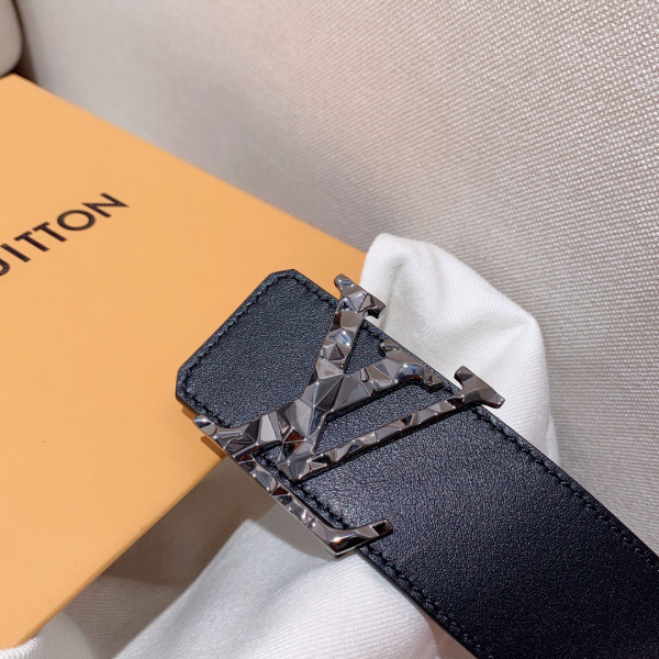 l0*is V*t0n belt