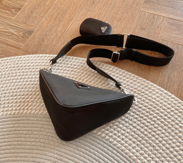 Pra*a triangle bag