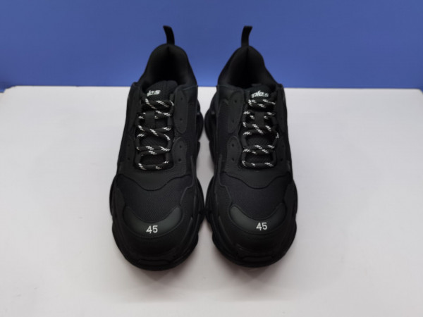 Ba*len*cia*ga triple s