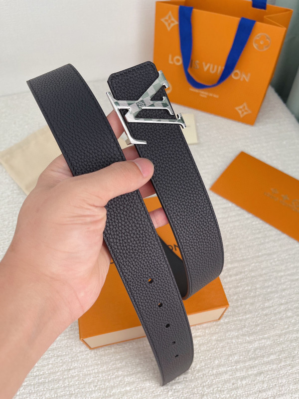 l0*is V*t0n belt