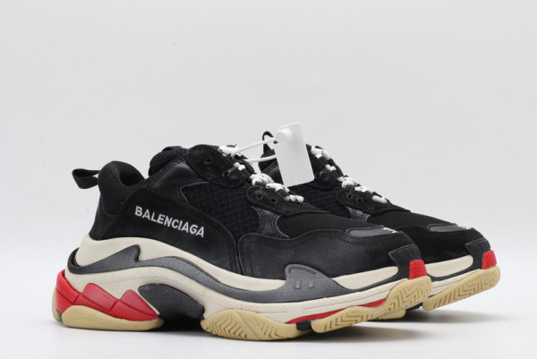 Ba*len*cia*ga triple s