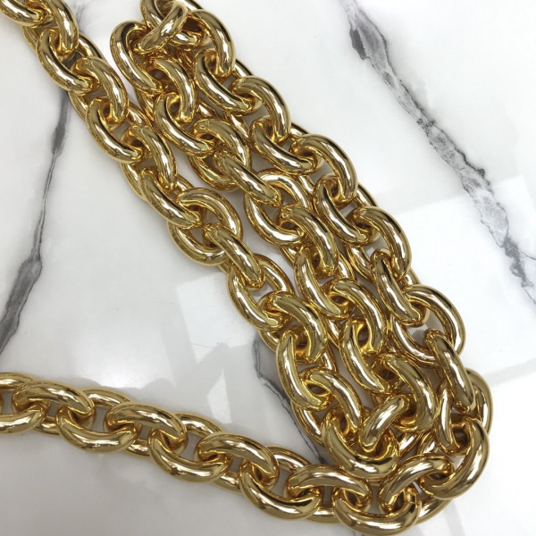 bo*te*ga Ve*ne*ta the chain cassette