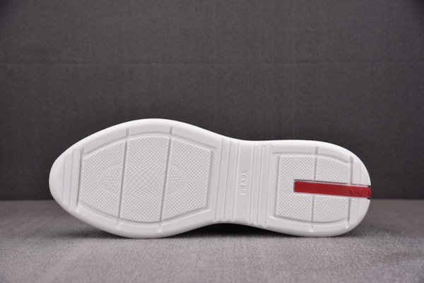 Pra*a sneaker