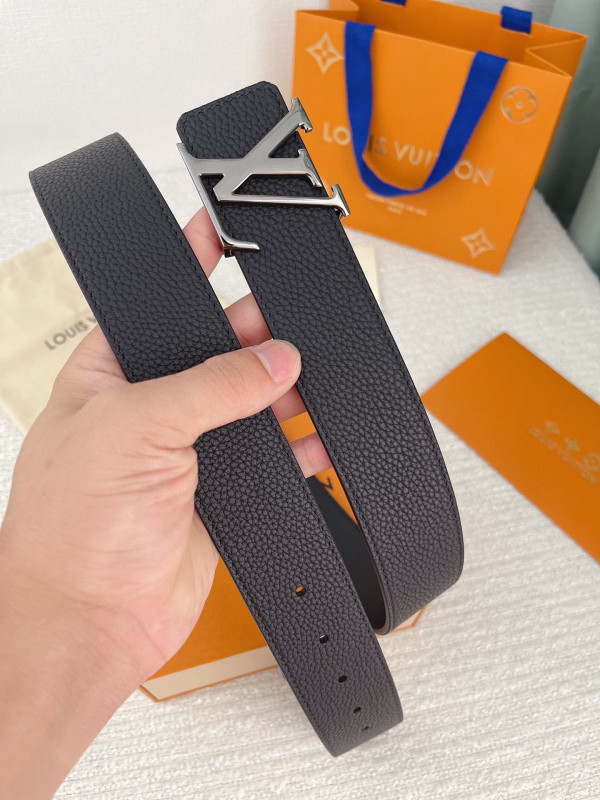 l0*is V*t0n belt