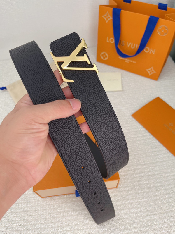 l0*is V*t0n belt