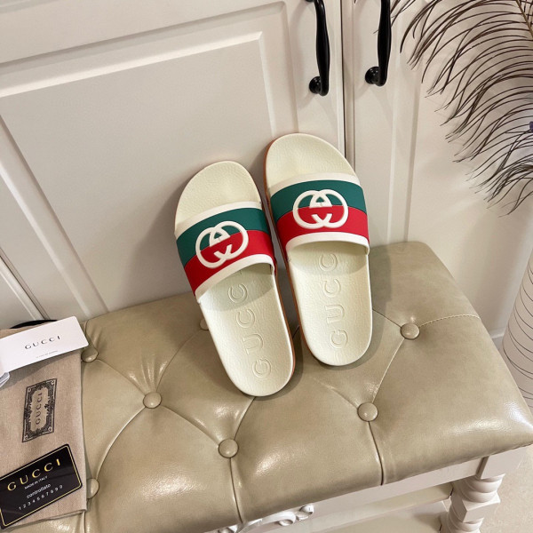 G*u*i interlocking g slide sandal