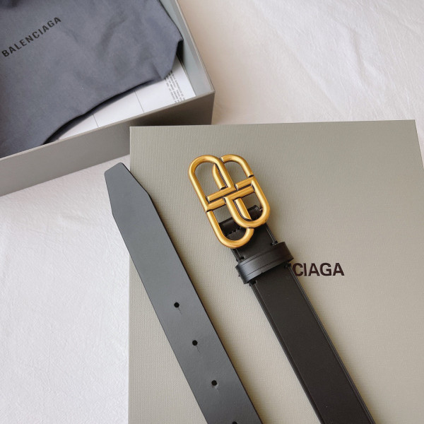 Ba*len*cia*ga belt