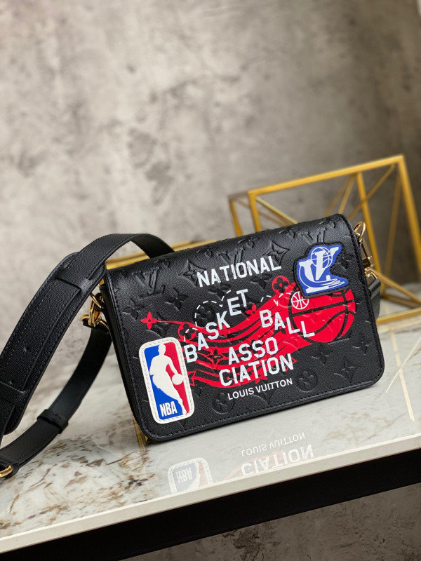 l0*is V*t0n lvxnba studio messenger
