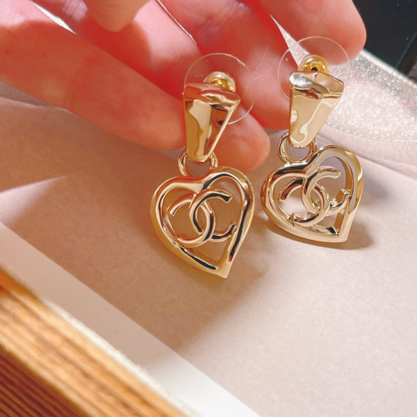 CL EARRINGS