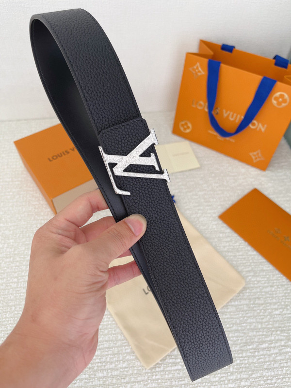 l0*is V*t0n belt