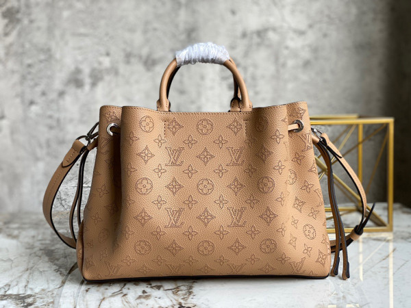 l0*is V*t0n bella tote