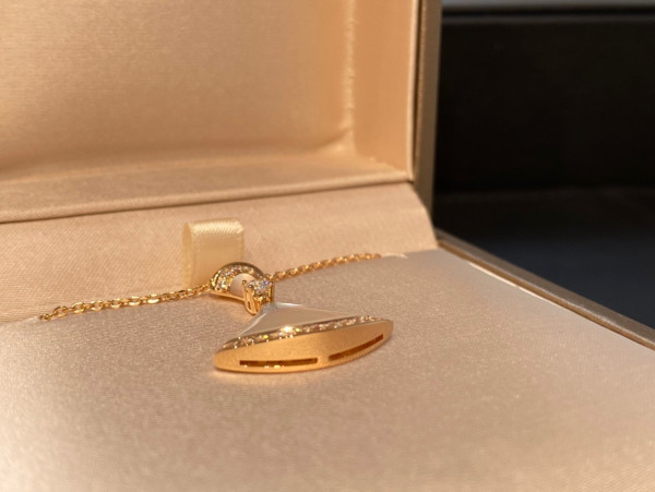 B*l*ai divas’ dream necklace