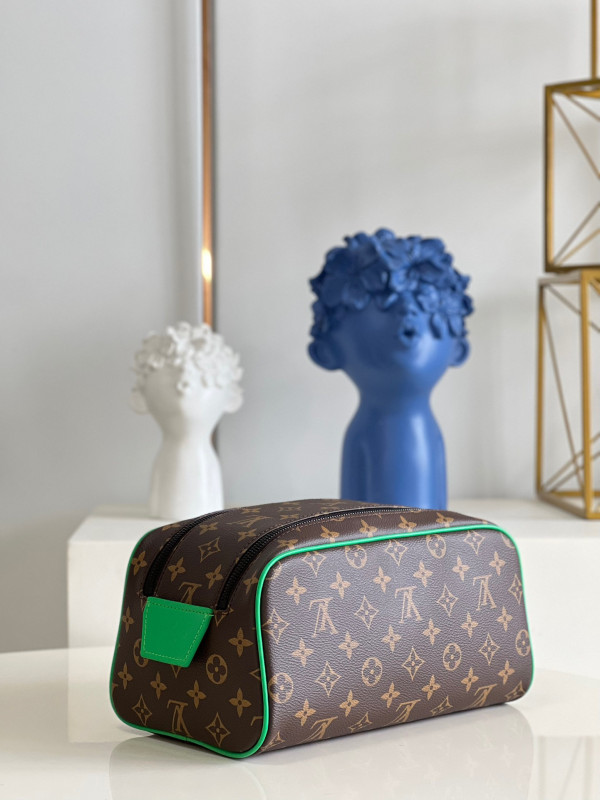 l0*is V*t0n dopp kit toilet pouch