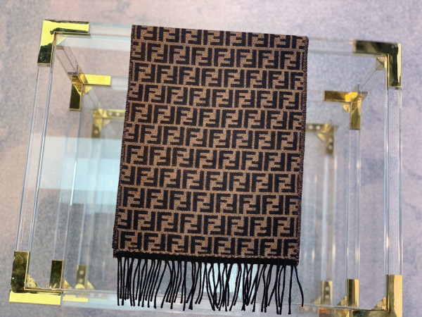 F**di scarf