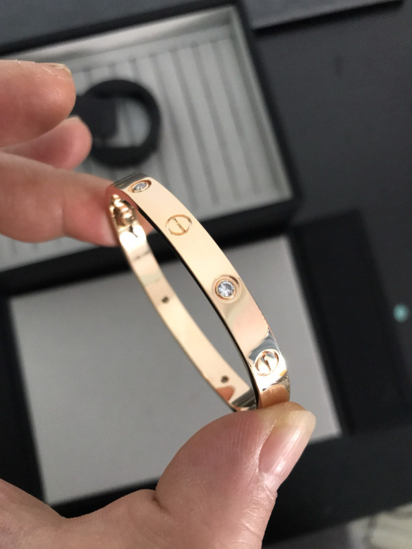 Ca*t*er bracelet