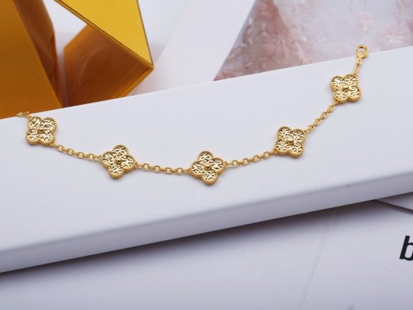 V*N CL*F&arpels perlée bracelet