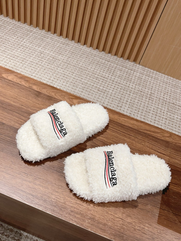 Ba*len*cia*ga sandals