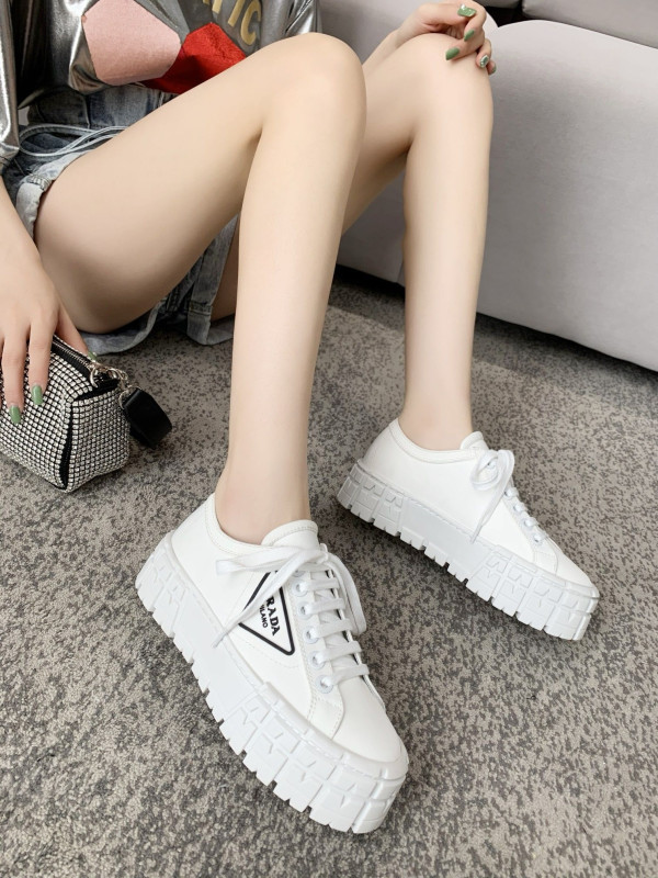Pra*a  sneakers