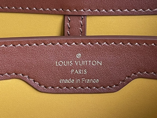 l0*is V*t0n capucines mm