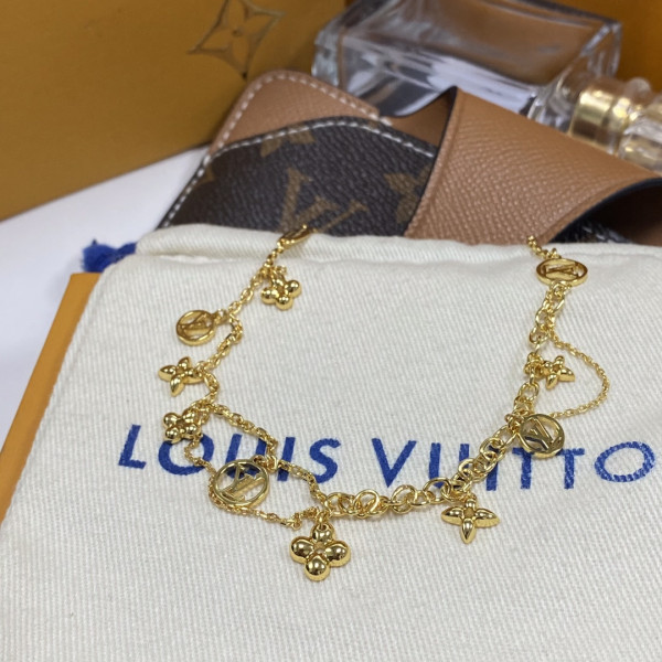 l0*is V*t0n necklace