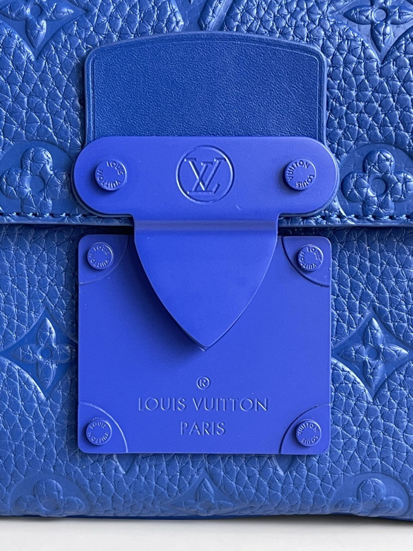 l0*is V*t0n s lock messenger