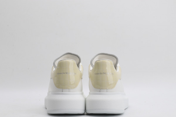 ale*d*r M*Q*en oversized sneaker