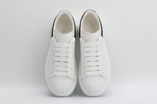 ale*d*r M*Q*en oversized sneaker