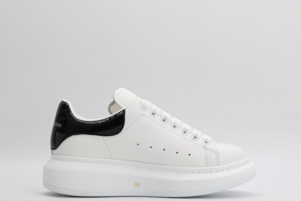 ale*d*r M*Q*en oversized sneaker