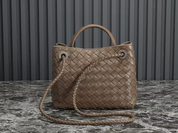 bo*te*ga Ve*ne*ta small andiamo-25*22*10.5cm