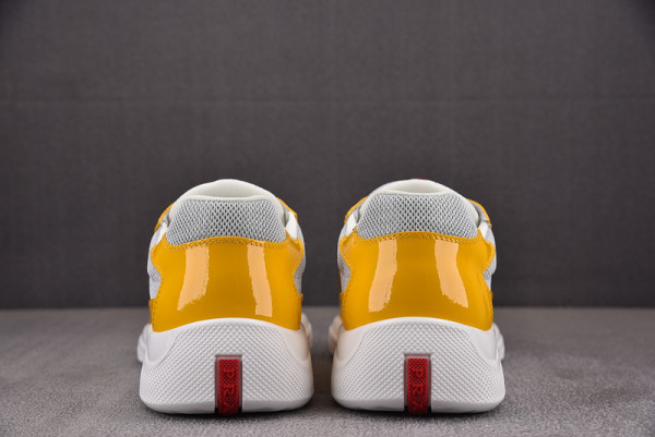 Pra*a sneaker