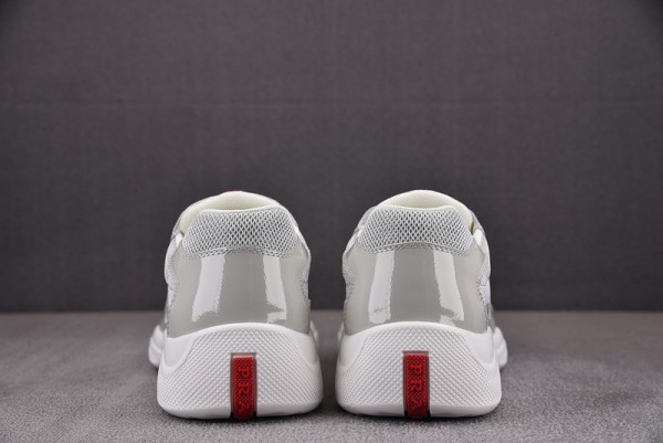 Pra*a sneaker
