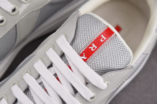 Pra*a sneaker