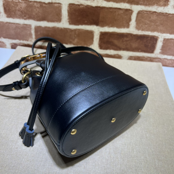 G*u*i diana mini bucket bag