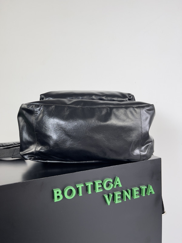 bo*te*ga Ve*ne*ta  backpack